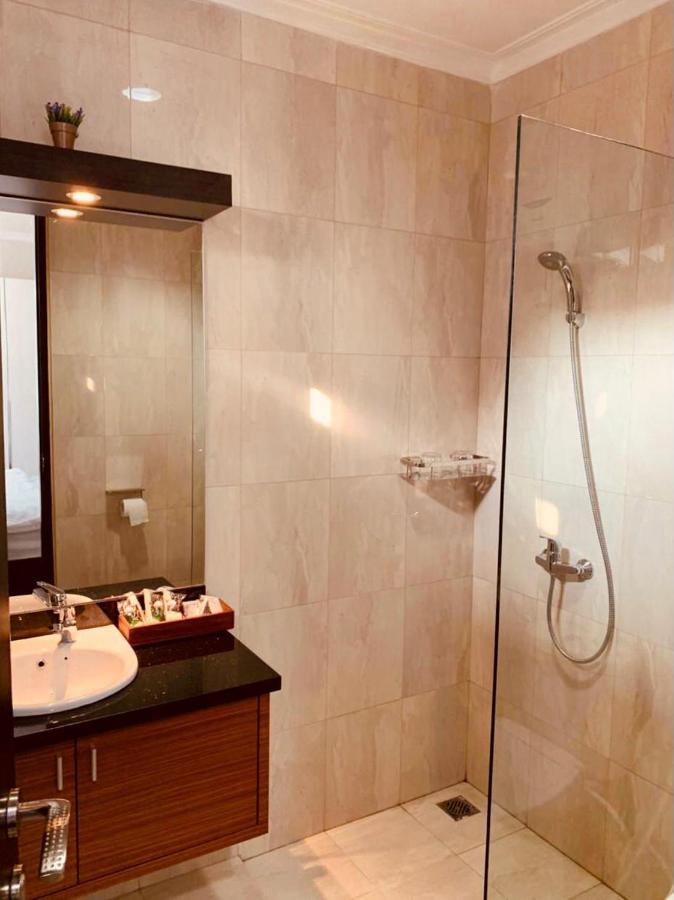 Platinum Setrasari Guest House 5Br Private Pool Bandung Exterior foto